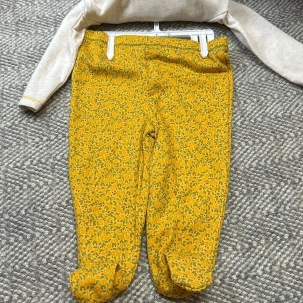 NWT fall fox print  long sleeve onesie  footed pants and headband layette‎ 9 mos
